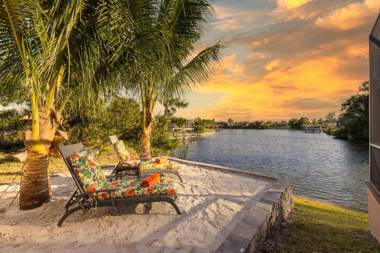 Villa Key Largo - Heated Pool & Spa Private Beach with Bicycles - Roelens Vacations