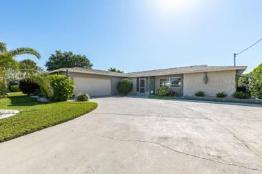 Villa Reef Intermission - Cape Coral - Roelens Vacations