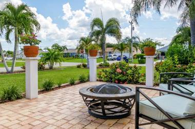 Villa Serenity NOW is the picture-perfect PET FRIENDLY Villa for you and your loved ones!