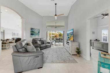 STUNNING Gulf Access Villa with Heated Pool - Villa Southern Paradise - Roelens Vacations