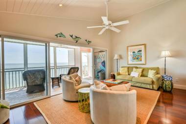 Captiva Hide A Way 2B