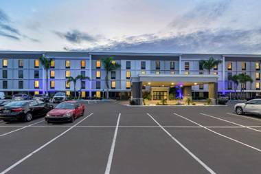 Comfort Inn & Suites St Pete - Clearwater International Airport