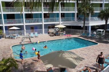 Pelican Pointe Hotel