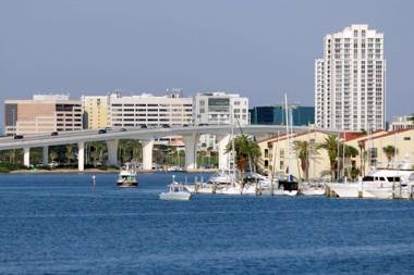 201 Harborview Grande