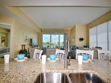 Sandpiper's Cove 303 Waterfront 3 Bedroom 2 Bathroom - Sandpiper's Cove 23146