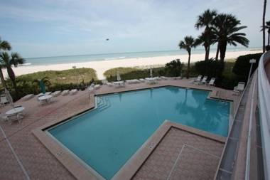 5F Crescent Beach Club