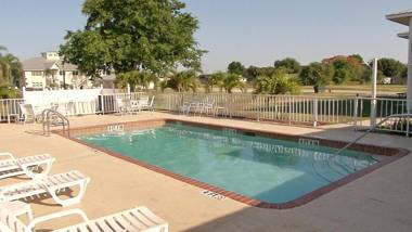 Bass & Sun Condominium 2/2 Bedroom