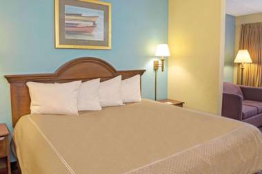 Super 8 by Wyndham Dania/Fort Lauderdale Arpt