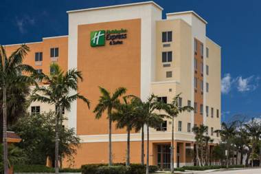 Holiday Inn Express Fort Lauderdale Airport South an IHG Hotel