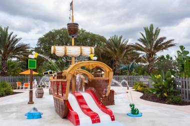 Splendid Four Bedroom Home w/ Pool @Festival 154