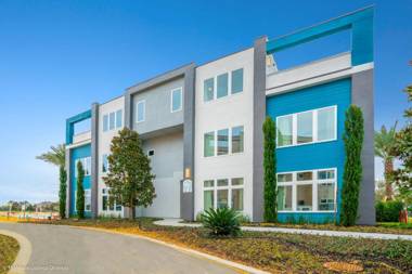 Stylish Condo near Disney w Hotel Amenities 7770- 26-110