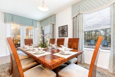 Grande Villa- Stunning 6 Bedroom Family Villa South Facing Pool Spa and BBQ