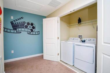 Stunning 9 Bd Single Family w/ Pool @ Champions Gate 1508