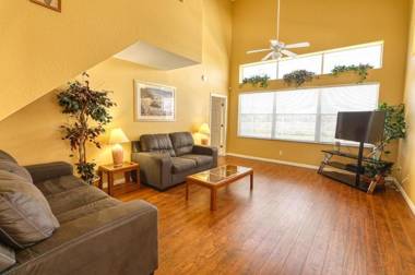 Clifford's Pinewood Estates Vacation Home