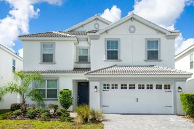 Luxurious Single Family Home w Pool Close to Disney 1568M