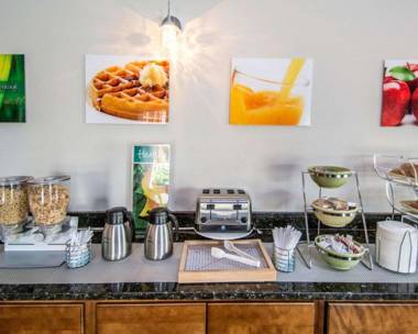 Sunset Palm Hotel Condominium