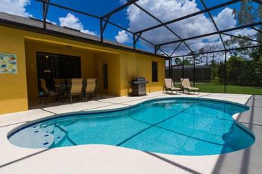 Cypress Retreat- Comfortable 5 Bedroom Home with Great Open Plan Family Room
