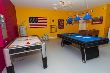 Cypress Retreat- Comfortable 5 Bedroom Home with Great Open Plan Family Room