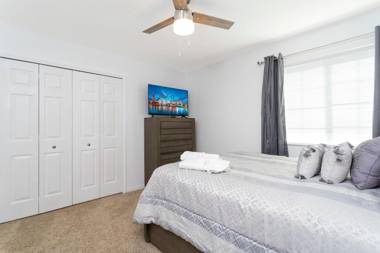 Beautiful 5Bd Single Family w/ Game Room @ 106 Lake Wilson Preserve