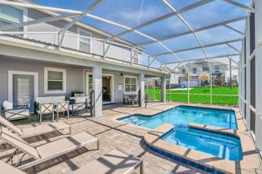 Family Resort - 8BR Mansion - Private Pool Hot Tub and BBQ!