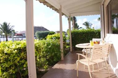 Royal Flamingo Villas