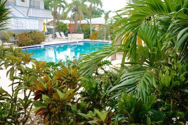 Club Lux Resort By The Beach