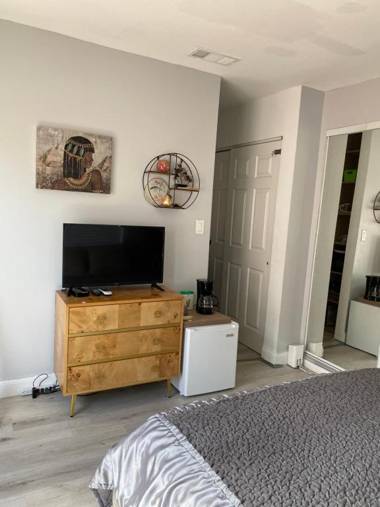 Cozy Studio near Atlantic Ave w/private patio