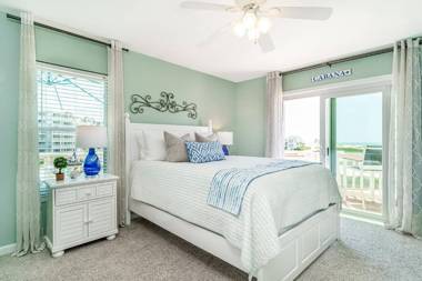 Gulf Winds Court 202 - Emerald Cove Oasis