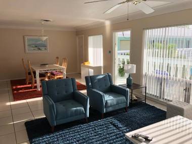 Cheston House - Clothing Optional All Male Guesthouse