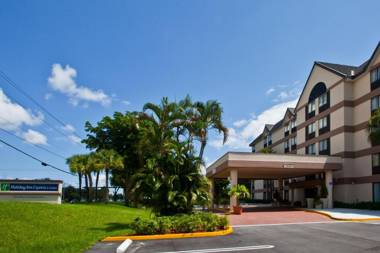 Holiday Inn Express Fort Lauderdale North - Executive Airport an IHG Hotel
