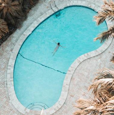 The Pillars Hotel & Club