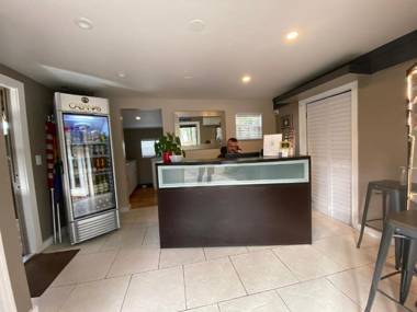 The Cabanas Guesthouse & Spa - Gay Men's Resort