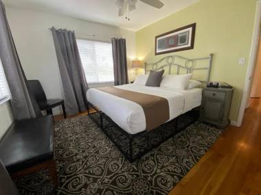 The Cabanas Guesthouse & Spa - Gay Men's Resort