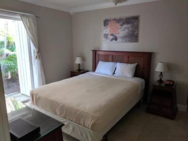 Manhattan Tower Apartment Hotel