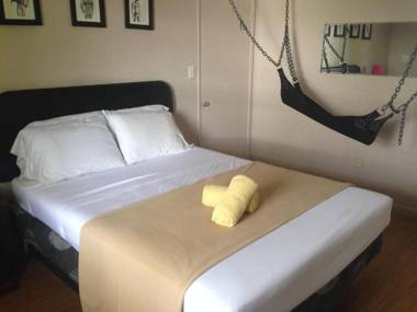 INN LEATHER GUEST HOUSE-GAY MALE ONLY