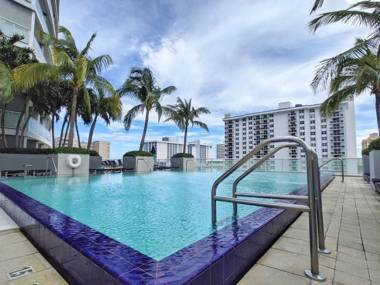 Modern Luxury Beach Hotel 2 Bedroom with Views 1807