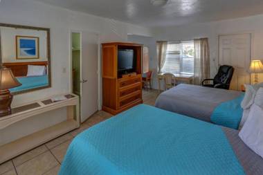 Richard's Motel Courtyard