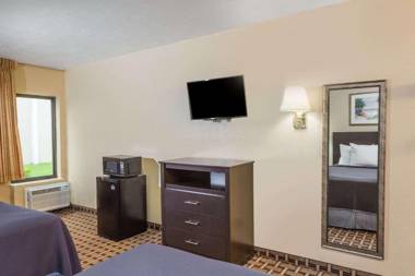 Travelodge by Wyndham Fort Myers