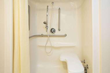 Travelodge by Wyndham Fort Myers Airport