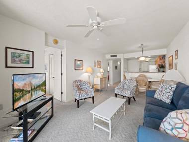 Sunset 1101 2 Bedrooms Sleeps 6 Heated Pool Gulf Front Elevator