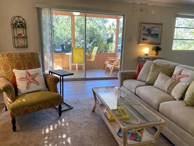 231 Dundee Road - Cozy home with modern kitchen