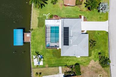 Good Vibes and Tan Lines! Private Beach with Heated Pool - Villa Good Times Fort Myers Beach