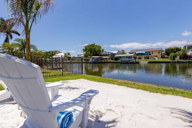 Good Vibes and Tan Lines! Private Beach with Heated Pool - Villa Good Times Fort Myers Beach
