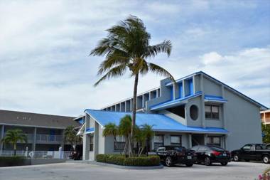 Dockside Inn & Resort