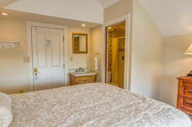 The Historic Peninsula Inn