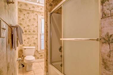 The Historic Peninsula Inn