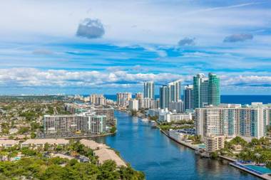 Panoramic Views Studio rental at Beachwalk Miami 27th Floor