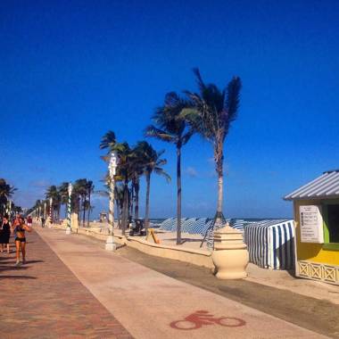 Villa Sinclair Beach Suites and Spa