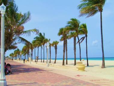 Marine Villas Hollywood