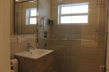 Diane Oceanfront Suites